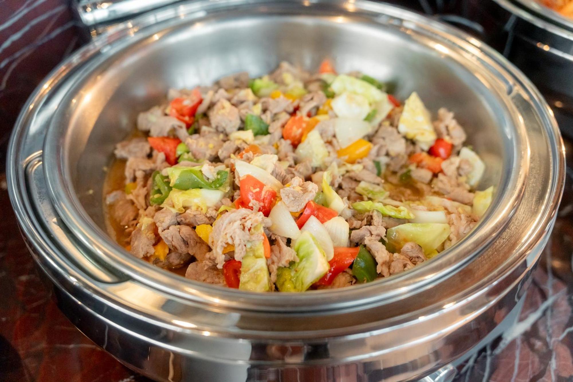 Ascott Embassy Sathorn Bangkok Hotel Exterior photo A chafing dish